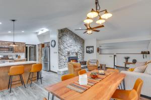 The Duck Farm Sugar Tree Hideaway with Yard!