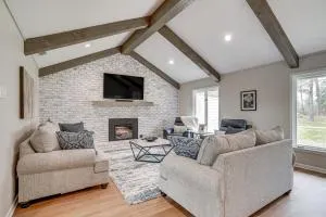 Peaceful Longview Home with Pond, 6 Mi to Downtown! - Ore City