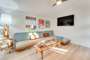 Near Majek Vineyard: Private Schulenburg Cabin