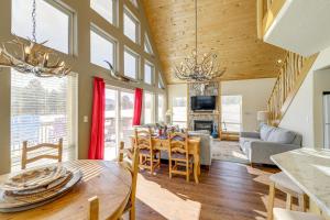 Mountain Home with Deck 1 Mi to Angel Fire Resort!