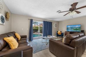 4BR w Heated Pool near Disney & Lake - Sleeps 10