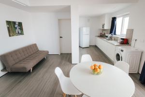 Penthouse Seaside Apartment B - Faraway