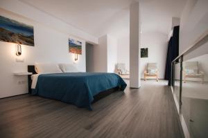 Penthouse Seaside Apartment B - Faraway