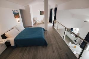 Penthouse Seaside Apartment B - Faraway