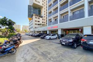 MALL OF ASIA Condo with Balcony Facing Pool @ Shore2