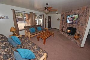 1987 Cherokee St, home
