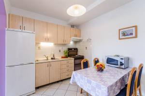 Apartments with parking space Selce, Crikvenica - 22545