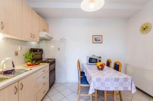 Apartments with parking space Selce, Crikvenica - 22545