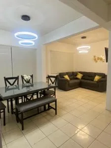 HERMOSA CASA PRIVADA EN FRACC VALLE VERDE, AL SUR DE LA CIUDAD. - La Concepción