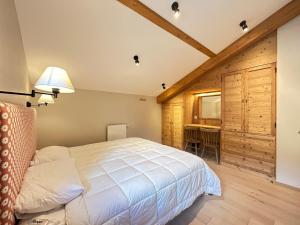 Appartement de standing - 3 chambres, balcons, garage, proche centre et remontées mécaniques - FR-1-623-357