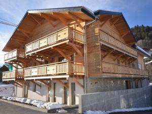 Appartement de standing - 3 chambres, balcons, garage, proche centre et remontées mécaniques - FR-1-623-357