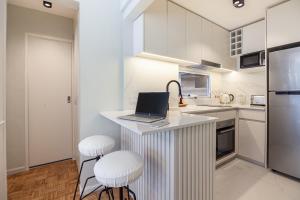 Prime Apartment in Palermo best location wbalcony. Work-Stay Speed Internet WasherDryer Unit