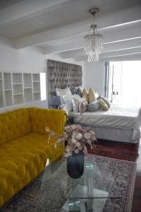 Posh Spot on the beachfront strictly bookings of 4 or 5 guests