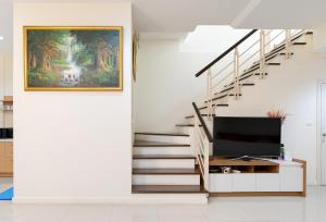 AreeHouse 曼谷 300平方 獨棟別墅 家庭首選 近7-11 超市 MRT