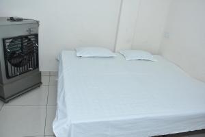 Maa Narmada Kripa !StayHome! Near Mahakal Temple ! Ujjain,Near Railway station ,Fully Air conditioned Rooms And Spacious, with free Wi-Fi & Parking , BEST Family Homestay IN UJJAIN