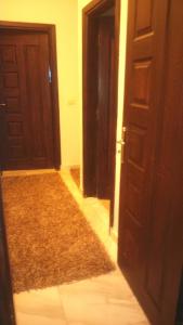 شقة ارضي بحديقة خاصة كمبوند الشيخ زايد