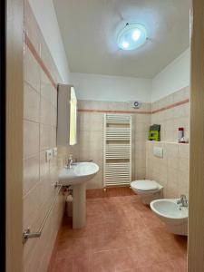 1Dest - Waterfall & Pool