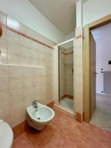 1Dest - Waterfall & Pool