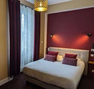 Hotels Logis Hotel Le Saint Florent : Chambre Double avec Salle de Bains Privative - Non remboursable