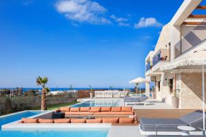 Vellis Residence - Luxury Retreat, 2 Villas & 2 Pools by etouri
