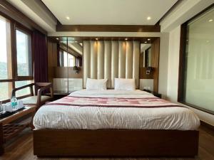 Mahaveer Grand