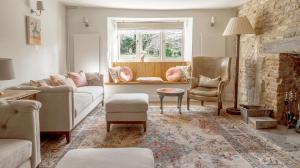 The White Hart - A large village house perfect for family & friends