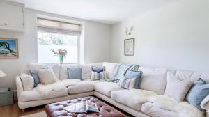 The White Hart - A large village house perfect for family & friends