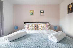 Our latest stunning property by Our Home Short Stays free parking super fast WiFi large back garden and crisp hotel white linen