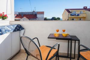 Sunny 1BD near Firule Beach - Balcony & Peaceful Stay