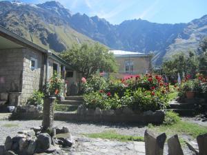 Qusha Guesthouse Meeting in the mountains and views