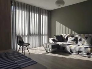 Central, brand new apart with parking - Stob