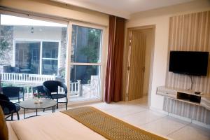 VOW HOTELS AND RESORTS