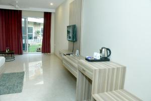 VOW HOTELS AND RESORTS