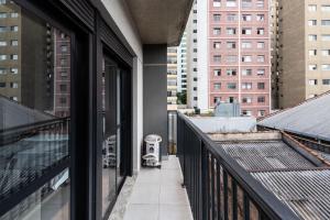 48 New Studio w Movie screen, fast wifi and balcony