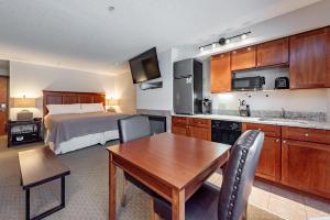 A124 Studio Standard View