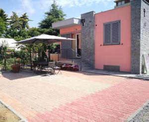 One-Bedroom Apartment with Garden