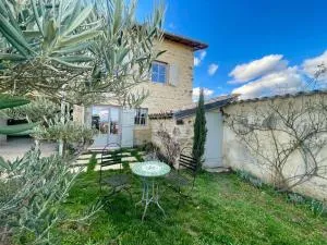 Domaine Clos Carron Gîte 2 personnes L'Olivier - Jullié