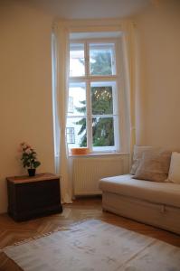 Lovely Renovated Apartment Top 11 - Easy Self Check in