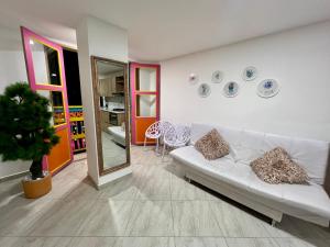 Apto cerca Malecón, Plaza Principal, Plazoleta Zocalos, a 8 min de la Piedra del Peñol, GRATIS PARQUEADERO!!!