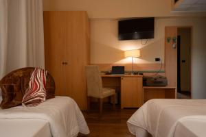 Triple Room room in Hotel Iris