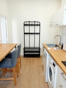 Appartements Appart renove, avec 1 chambre spacieuse - Tram et Clinique Mutualiste a 1 min : photos des chambres