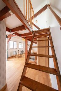 Lovely little house with private garden in Paris