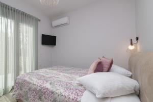 Andrianas 2-Bedroom countryside retreat