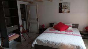 Maisons de vacances GITE LES ECUREUILS : photos des chambres