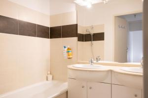 Maisons de vacances residence privee YourHostHelper : photos des chambres