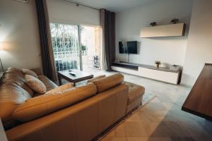 FIRST SEA LINE PUERTO BANUS 2 Bedrooms Apartment in a Private Residential Complex