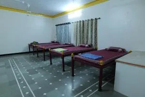SEVEN HILLS Guest House, AKKALKOT - Akalkot