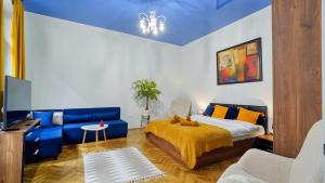 2 Bedroom OldTown Mountain View Apartment with private terrace and high ceilings rooms