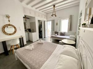 Elenita’s Mykonos town flat