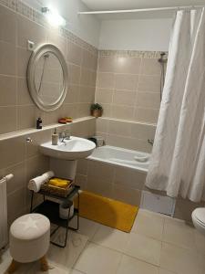 Central Passage Urban Nest